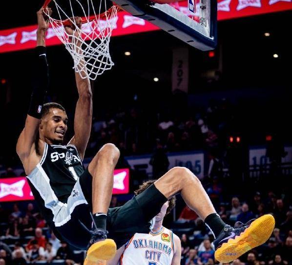 爱游戏中国-浓眉哥新星关键助攻表现惊艳，G2未来可期！-爱游戏中国