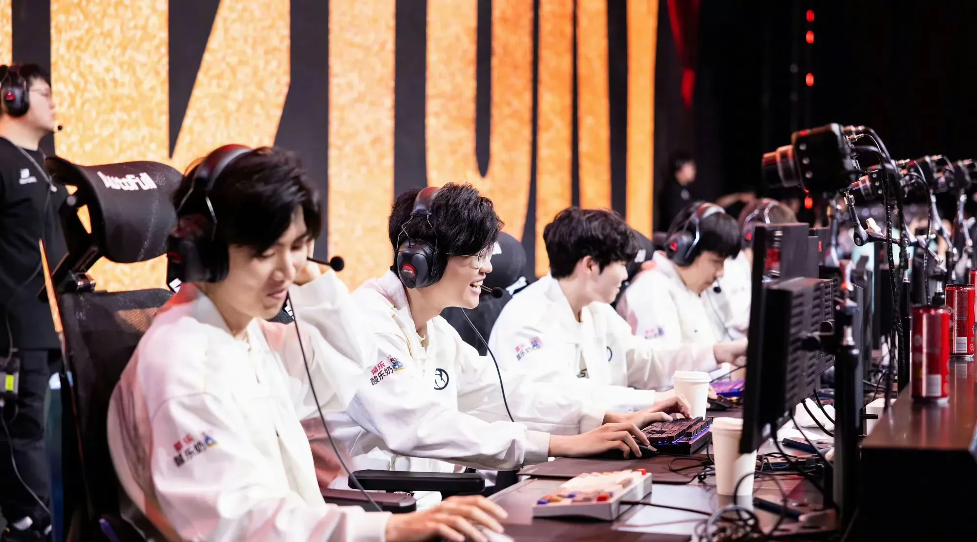 ayx-TheShy连续十二场比赛得分超过问鼎冠军，掘金挑战极限！-ayx