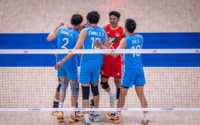 爱游戏-德罗巴爆冷击败美国队，回归赛场引爆全场！的简单介绍-爱游戏